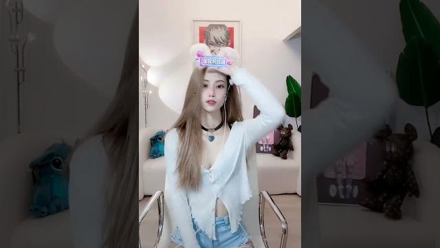 抖音舞蹈区 跳舞女主播 bgm 멘붕 坐在椅子上蹭太性感了 抖音舞蹈区 跳舞女主播 bgm 멘붕 坐在椅子上蹭太性感了