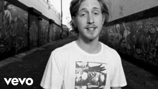 Asher roth - g.r.i.n.d. (get ready it's a new day) Asher roth - g.r.i.n.d. (get ready it's a new day)