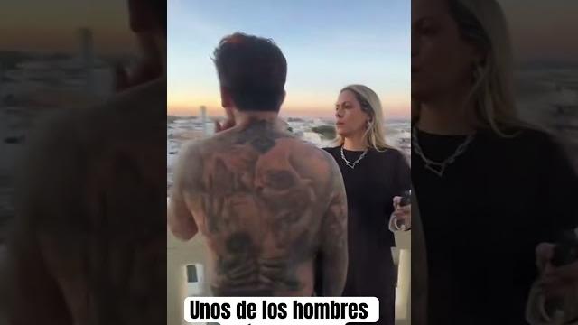 Christian nodal mostrando sus tatuajes y es considerado unos de los artistas más guapos Christian nodal mostrando sus tatuajes y es considerado unos de los artistas más guapos