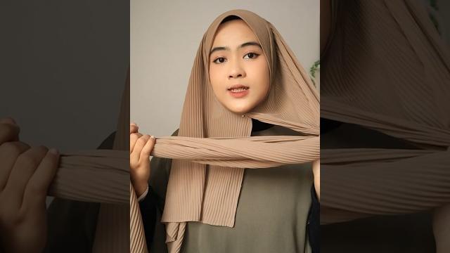 Tips biar menarik #youtubeshorts #hijabhack Tips biar menarik #youtubeshorts #hijabhack