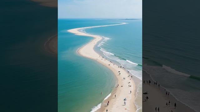 This is the fishbone sandbar in fujian, china, resembling a dreamy ribbon held up by the sea This is the fishbone sandbar in fujian, china, resembling a dreamy ribbon held up by the sea