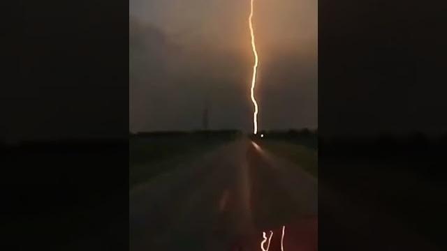 The most powerful lightning strike ever caught on camera.. The most powerful lightning strike ever caught on camera..