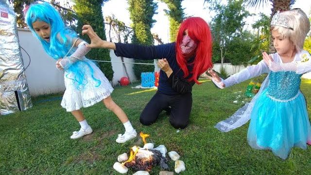 Kötü canavar eli̇fi̇ kaçiriyor, kraliçe elsa canavarı buz yapıyor Kötü canavar eli̇fi̇ kaçiriyor, kraliçe elsa canavarı buz yapıyor