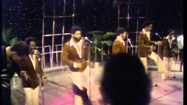 The whispers - "and the beat goes on" (official video) The whispers - "and the beat goes on" (official video)