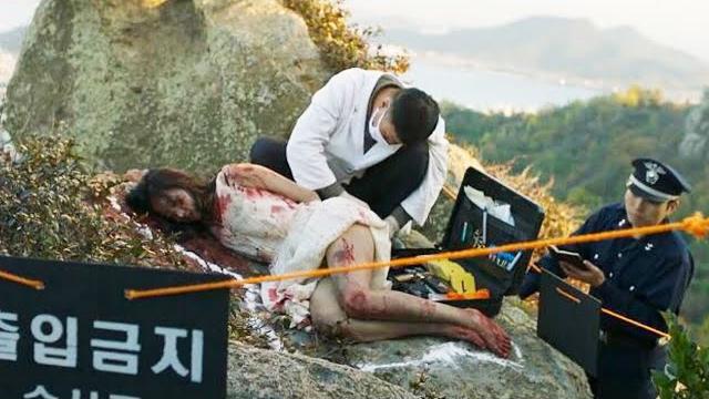 外表憨厚的老中醫化身殺人狂魔,先殺死妻子,老當益壯,竟然還想進入花季少女的水簾洞 外表憨厚的老中醫化身殺人狂魔,先殺死妻子,老當益壯,竟然還想進入花季少女的水簾洞