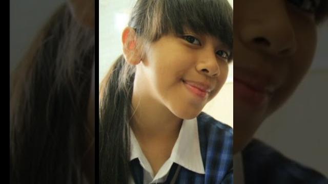 Anak smp pamer lidah Anak smp pamer lidah