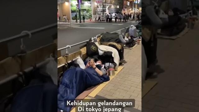 Gelandangan di jepang bersih bersih, udah kayak piknik saja #jepang #japanlife #japanlifestyle Gelandangan di jepang bersih bersih, udah kayak piknik saja #jepang #japanlife #japanlifestyle