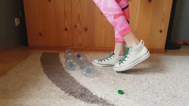 Crush plastic bootles with my grey converse allstar crush fetish asmr recycling #crushfetish_8989 Crush plastic bootles with my grey converse allstar crush fetish asmr recycling #crushfetish_8989