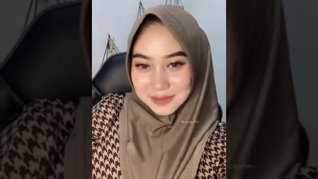 Monicaprhm️️#selebgram #hijabstyle Monicaprhm️️#selebgram #hijabstyle