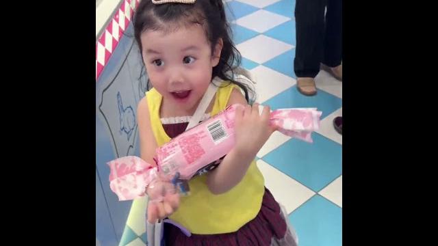 甜甜的奶糖 甜甜的我 #这是我的小baby啊 甜甜的奶糖 甜甜的我 #这是我的小baby啊