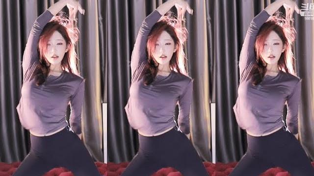 Vivi小小酥黑色瑜伽裤骆驼趾表情舞很诱惑 Vivi小小酥黑色瑜伽裤骆驼趾表情舞很诱惑