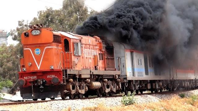 Hardcore smoking alco's : indian railways exclusive Hardcore smoking alco's : indian railways exclusive
