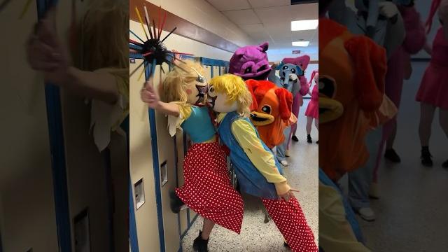 Mr and miss delight kiss at school! Mr and miss delight kiss at school!