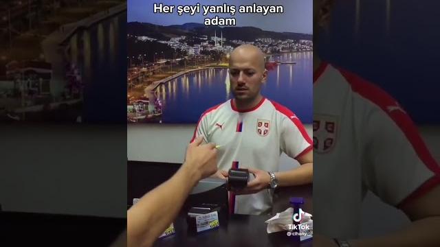 Herşeyi yanlış anlayan adam 31 çek Herşeyi yanlış anlayan adam 31 çek