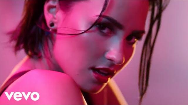 Demi lovato - cool for the summer (official video) Demi lovato - cool for the summer (official video)