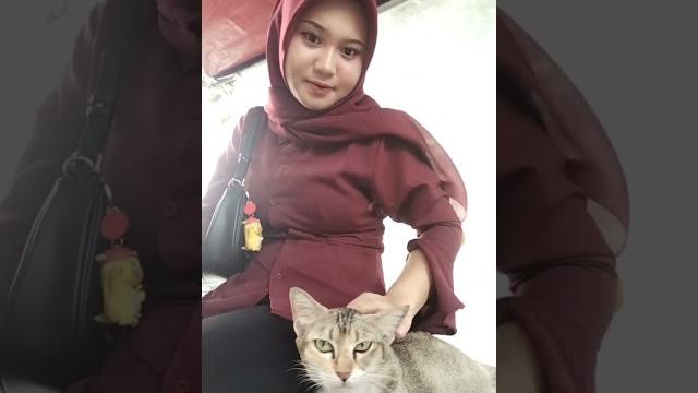 Mbak hijab pulen tobrut utingnya nampak ngecap Mbak hijab pulen tobrut utingnya nampak ngecap