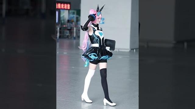 狼叔街拍 地铁站也能遇到安琪拉,果然安琪拉无处不在! #安琪拉 #cos #漫展 狼叔街拍 地铁站也能遇到安琪拉,果然安琪拉无处不在! #安琪拉 #cos #漫展