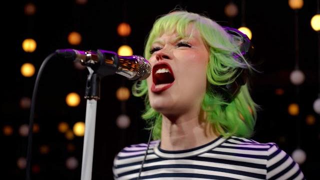 Scowl - b.a.b.e. (live on kexp) Scowl - b.a.b.e. (live on kexp)