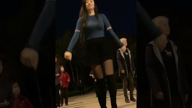 性感广场舞小美:丝袜性感 性感广场舞小美:丝袜性感