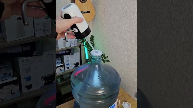 Аккумуляторная помпа для воды на бутыль 5 л . vio e7 plus. #coolerwater #помпа #shorts #вода #water Аккумуляторная помпа для воды на бутыль 5 л . vio e7 plus. #coolerwater #помпа #shorts #вода #water