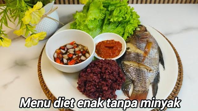Menu diet enak tanpa minyak ala mamih m3,, nasi merah, ikan nila kukus, selada, sambel terasi&kecap Menu diet enak tanpa minyak ala mamih m3,, nasi merah, ikan nila kukus, selada, sambel terasi&kecap