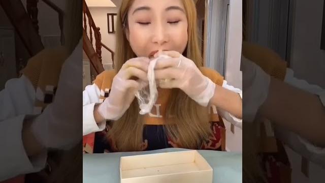Crepe roll cake eating mukbang Crepe roll cake eating mukbang