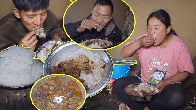 Pork bone soup having together ii jina cooking bone curry soup for family@pastorallifeofnepal Pork bone soup having together ii jina cooking bone curry soup for family@pastorallifeofnepal