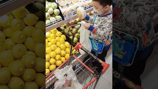 Shopping fruits #edwardgemoy #gemoy #shopping #fruits #trending #trendingshorts #viralshorts #shoot Shopping fruits #edwardgemoy #gemoy #shopping #fruits #trending #trendingshorts #viralshorts #shoot