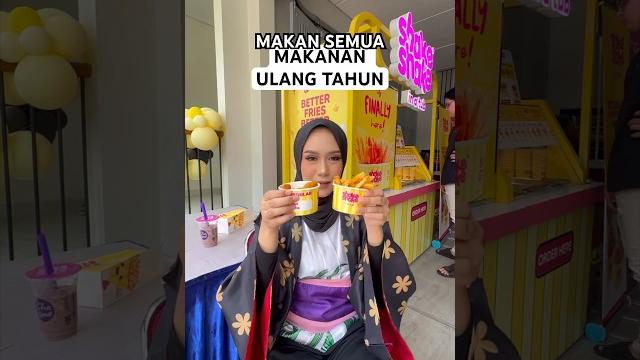 Makan semua makanan ulang tahun jinji!! #youtubeshorts #shorts Makan semua makanan ulang tahun jinji!! #youtubeshorts #shorts