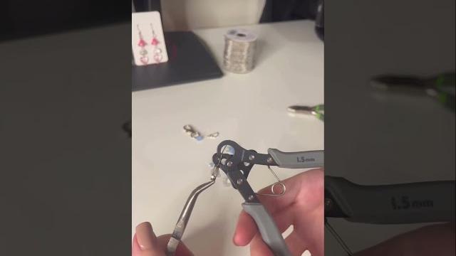 Crafting a blue + silver keychain #crafting #jewelry #keychain #beads #handmadejewellery #dainty Crafting a blue + silver keychain #crafting #jewelry #keychain #beads #handmadejewellery #dainty