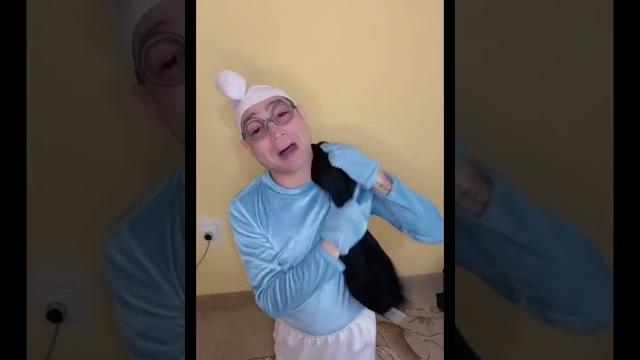 Bu don ki̇mi̇n donu | gözlüklü şi̇ri̇n Bu don ki̇mi̇n donu | gözlüklü şi̇ri̇n