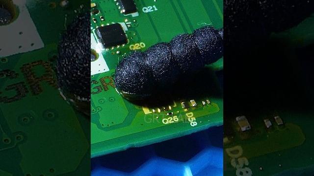 Black q tips doesn't clean well Black q tips doesn't clean well
