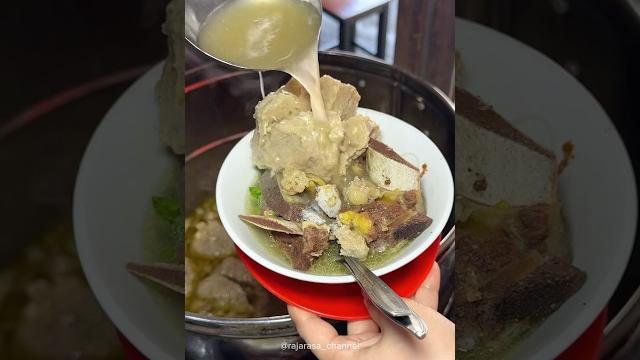 Meatballs full of tensiles only 15 thousand the seller is so beautiful‼️ #sellingideas #streetfoo... Meatballs full of tensiles only 15 thousand the seller is so beautiful‼️ #sellingideas #streetfoo...