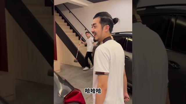 【呂老板二手車】17年優質代步神車 竟只要2字頭開回家 #nissan #tiida 【呂老板二手車】17年優質代步神車 竟只要2字頭開回家 #nissan #tiida