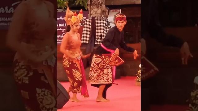 Pentas joged bumbung pkb bali #taksubali #jogedbungbung #joged #indonesia #pkb2023 #bali #dancer Pentas joged bumbung pkb bali #taksubali #jogedbungbung #joged #indonesia #pkb2023 #bali #dancer