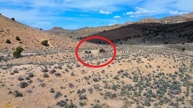 I found something unbelievable inside this abandoned cabin in the middle of nowhere (ghost town) I found something unbelievable inside this abandoned cabin in the middle of nowhere (ghost town)