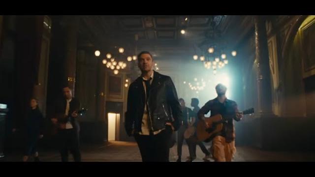 Shinedown - a symptom of being human (official video) Shinedown - a symptom of being human (official video)