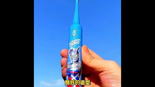 宝宝不喜欢刷牙?这款专业的儿童电动牙刷可以解决你的问题!小柄尺寸设计非常合适宝宝使用,清洁效果更好。不仅能够有效地清洁牙齿,而且还能刷得更干净,刷去所有的牙渍。给宝宝选择正确的牙刷很重要,从小养成良 宝宝不喜欢刷牙?这款专业的儿童电动牙刷可以解决你的问题!小柄尺寸设计非常合适宝宝使用,清洁效果更好。不仅能够有效地清洁牙齿,而且还能刷得更干净,刷去所有的牙渍。给宝宝选择正确的牙刷很重要,从小养成良