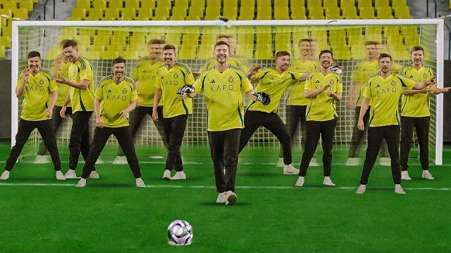 How many goalkeepers does it take to stop ronaldo? How many goalkeepers does it take to stop ronaldo?