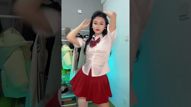 辰妈吖 jk 骚舞2 辰妈吖 jk 骚舞2