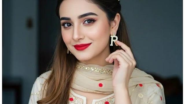 Naghit liv gup shup with friends Naghit liv gup shup with friends