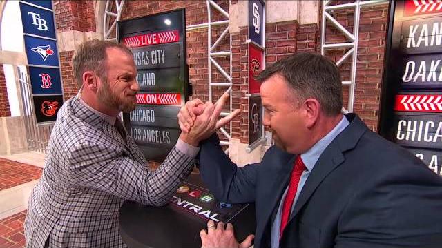 Mlb central arm wrestling casey vs dempster Mlb central arm wrestling casey vs dempster