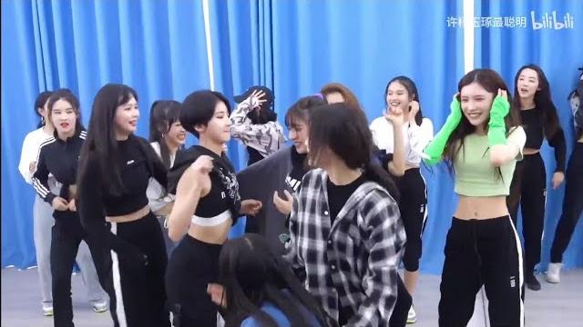 羊羊tv里的 cut ‘戴小妮’ 多次试图逃跑的姐姐!戴小妮别怂啊!!-梦回长隆 羊羊tv里的 cut ‘戴小妮’ 多次试图逃跑的姐姐!戴小妮别怂啊!!-梦回长隆