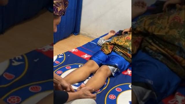Teknik pijat kaki dari arah depan caranya disini #indonesia #pijat #reflexology #asmr #palopo Teknik pijat kaki dari arah depan caranya disini #indonesia #pijat #reflexology #asmr #palopo