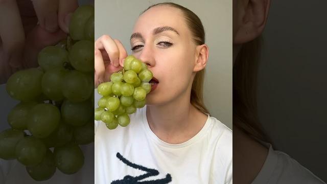 Amazing life hack for grape #lifehacks Amazing life hack for grape #lifehacks
