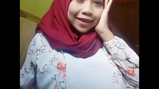 Melonya broooo jilboob banget Melonya broooo jilboob banget