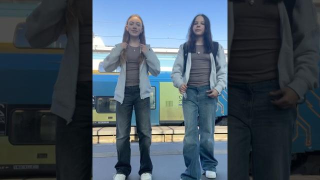 Am bahnhof #duo #dance #twins Am bahnhof #duo #dance #twins