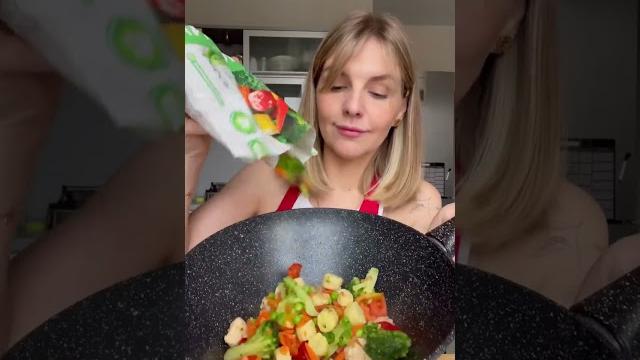 Пп обед. вок с курицей и овощами Пп обед. вок с курицей и овощами