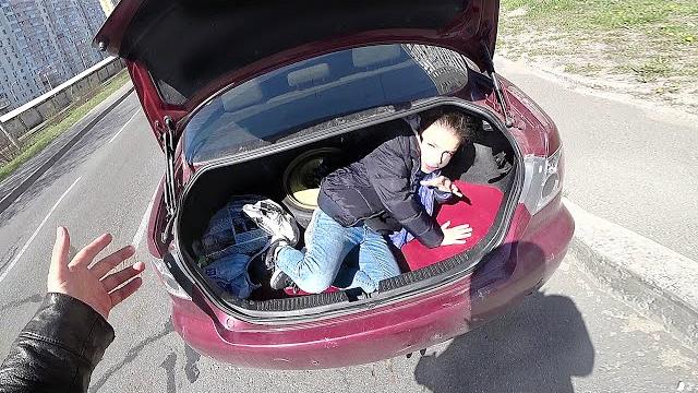 Наглый школьник залез ко мне в багажник. из-за любви к школьнице. юрий благополучный Наглый школьник залез ко мне в багажник. из-за любви к школьнице. юрий благополучный