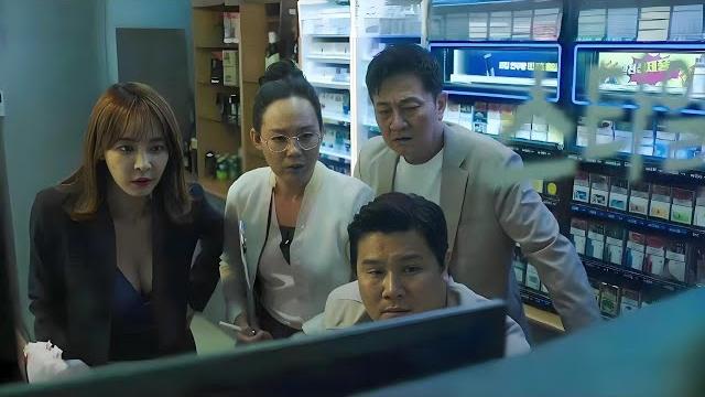 女大学生第一次酒店约会,竟遭歹徒掐死,红色丝袜直接破案,悬疑片 女大学生第一次酒店约会,竟遭歹徒掐死,红色丝袜直接破案,悬疑片